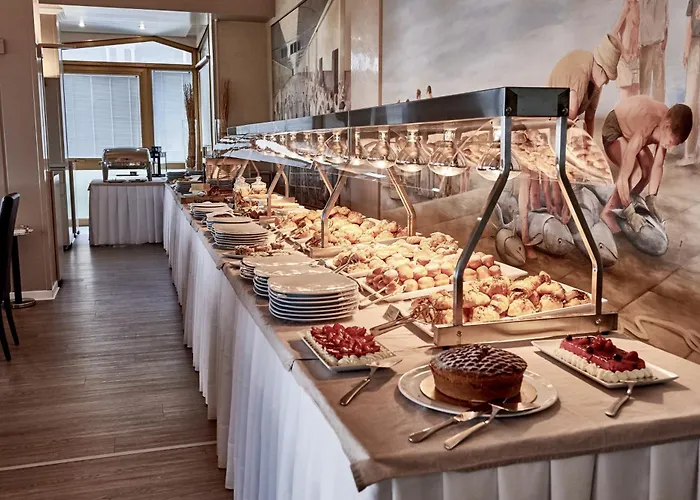 Rouge International Hotel 4*