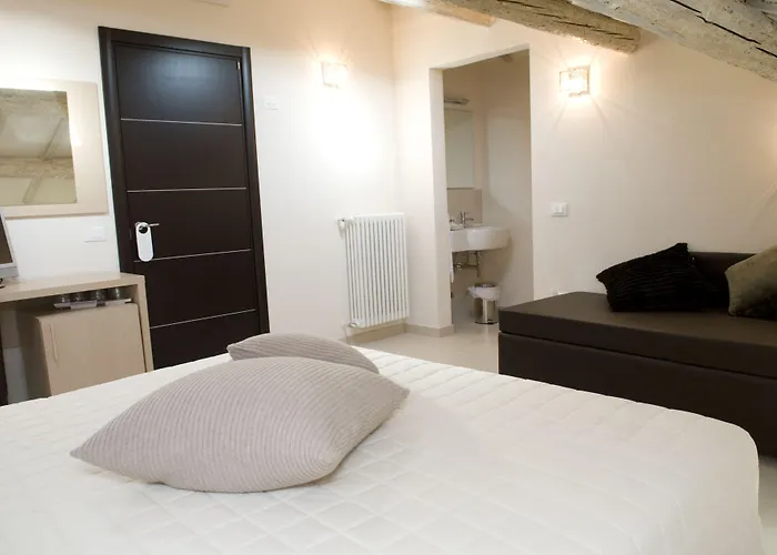 Rouge Hotel International Hotel 4*