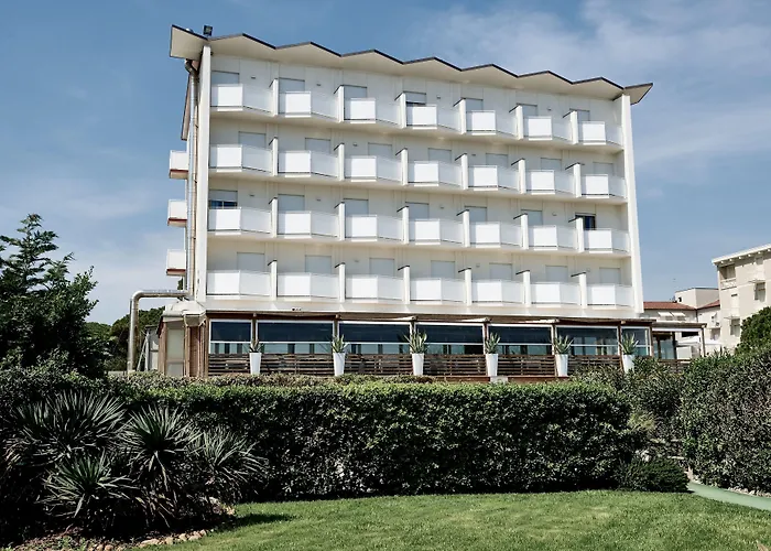 Rouge Hotel International