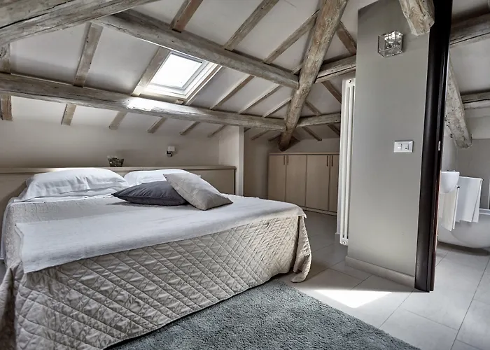 Hotel Rouge Hotel International