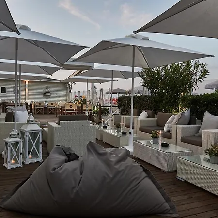 Rouge International Hotel