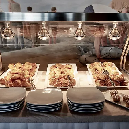 Rouge International מלון