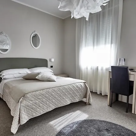 Hotel Rouge International