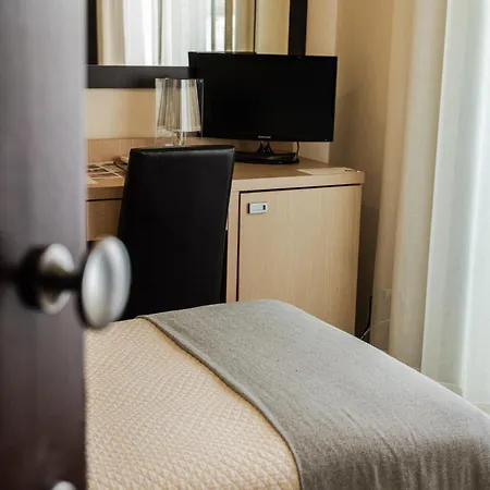 Rouge International 4*