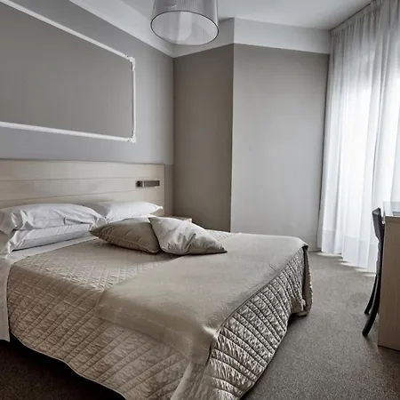 מלון Rouge International 4*