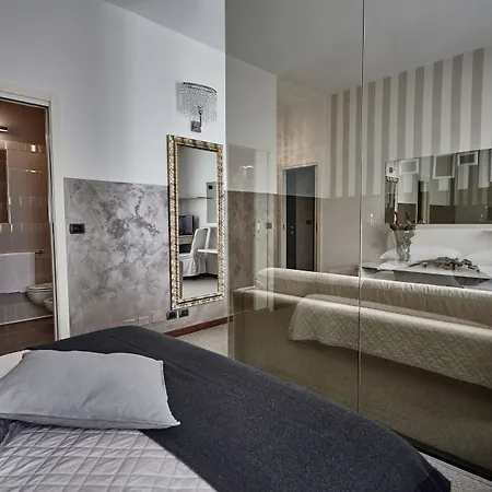 מלון Rouge International 4*