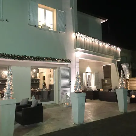 Rouge International Hotel