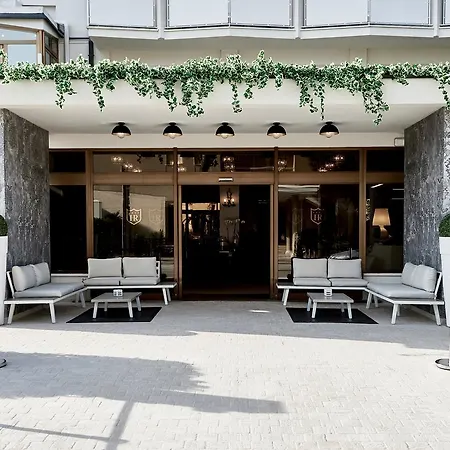 Hotel Rouge International