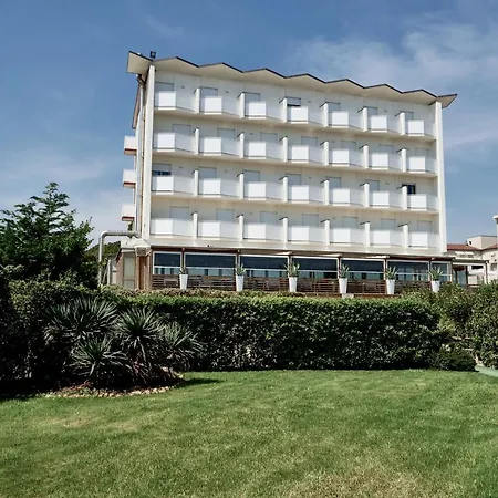 Rouge International 4*