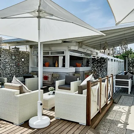 Rouge International 4*
