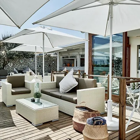 Rouge International מלון 4*